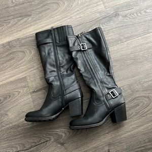 Black block heel boot